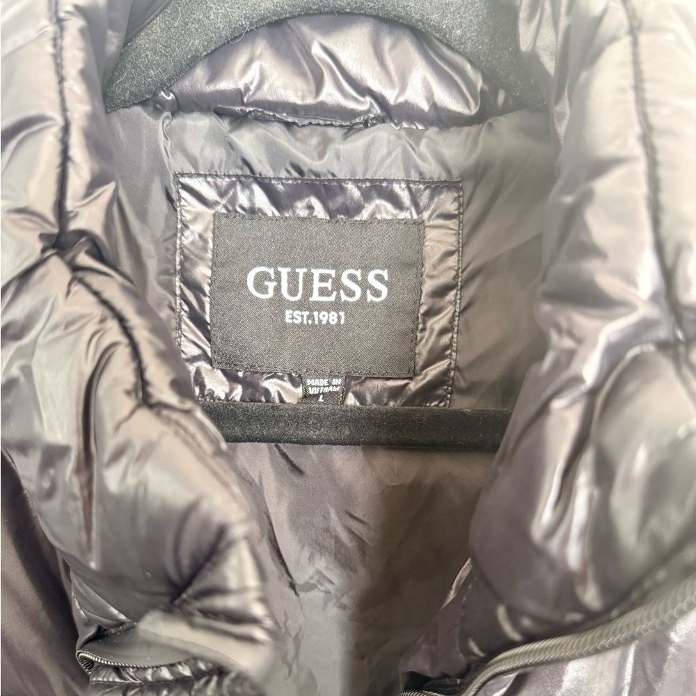 GUESS Black Puffer Jacket Women’s Size L Glossy Logo Zip Coat - Picture 4 of 8